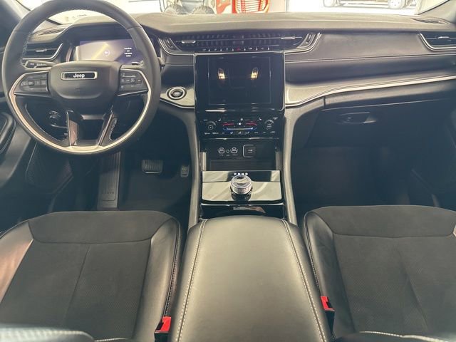 Used 2023 Jeep Grand Cherokee Altitude AWD/4WD image 31
