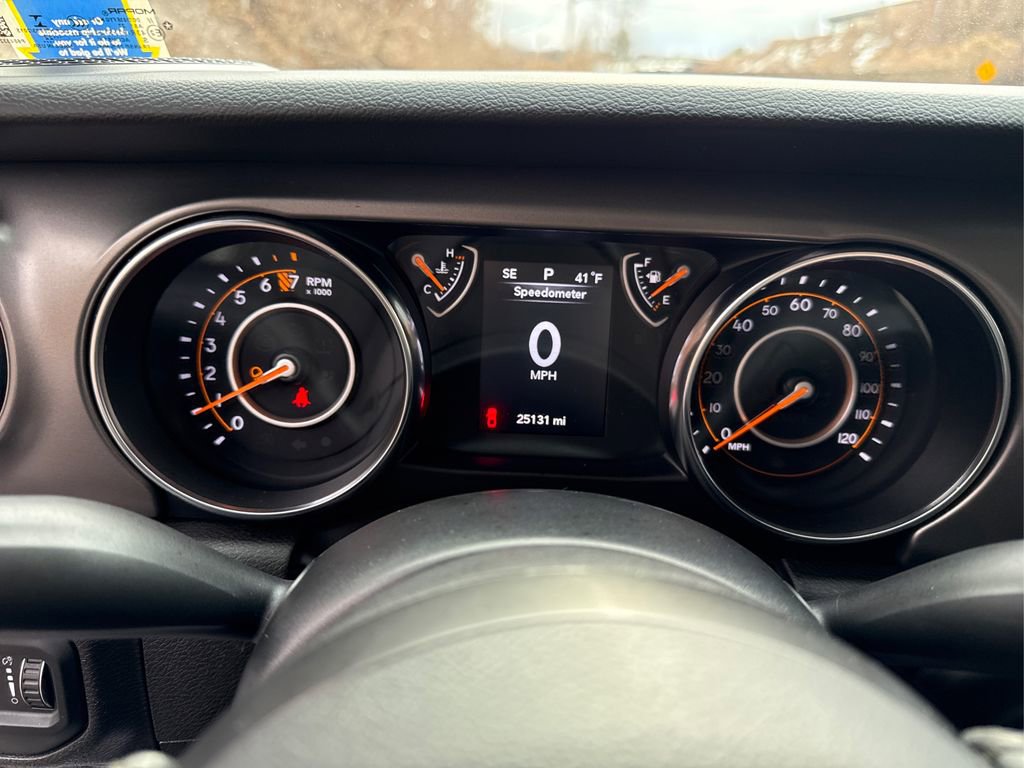 Used 2022 Jeep Gladiator Willys image 20