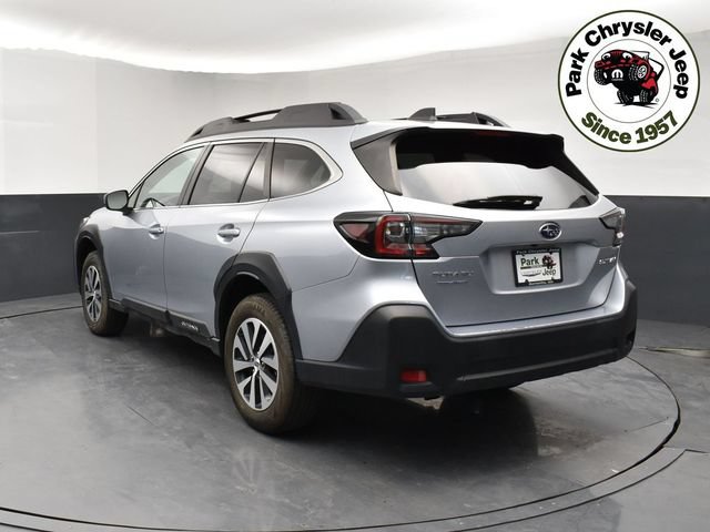 Used 2023 Subaru Outback Premium AWD/4WD image 4