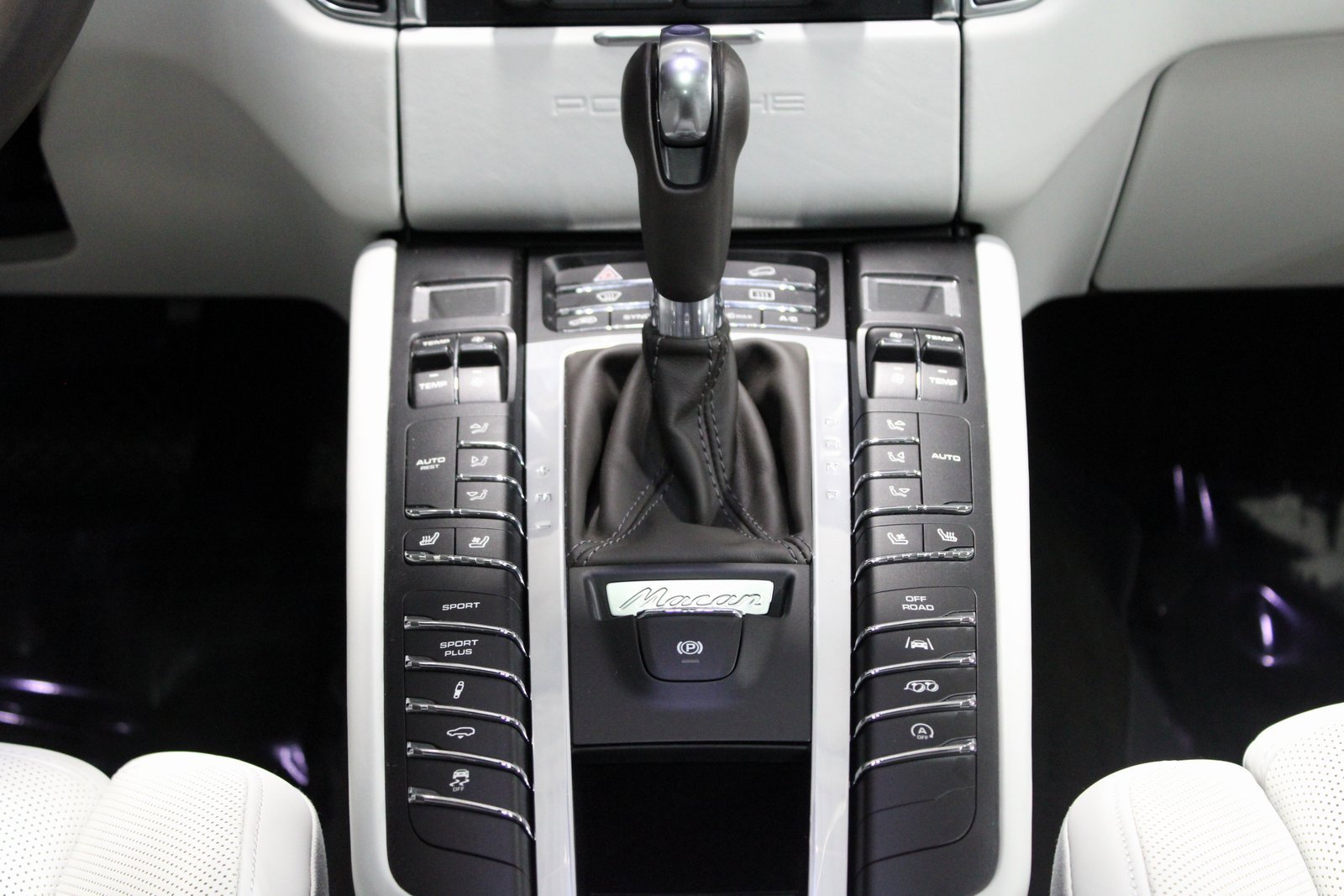 Used 2018 Porsche Macan GTS image 34