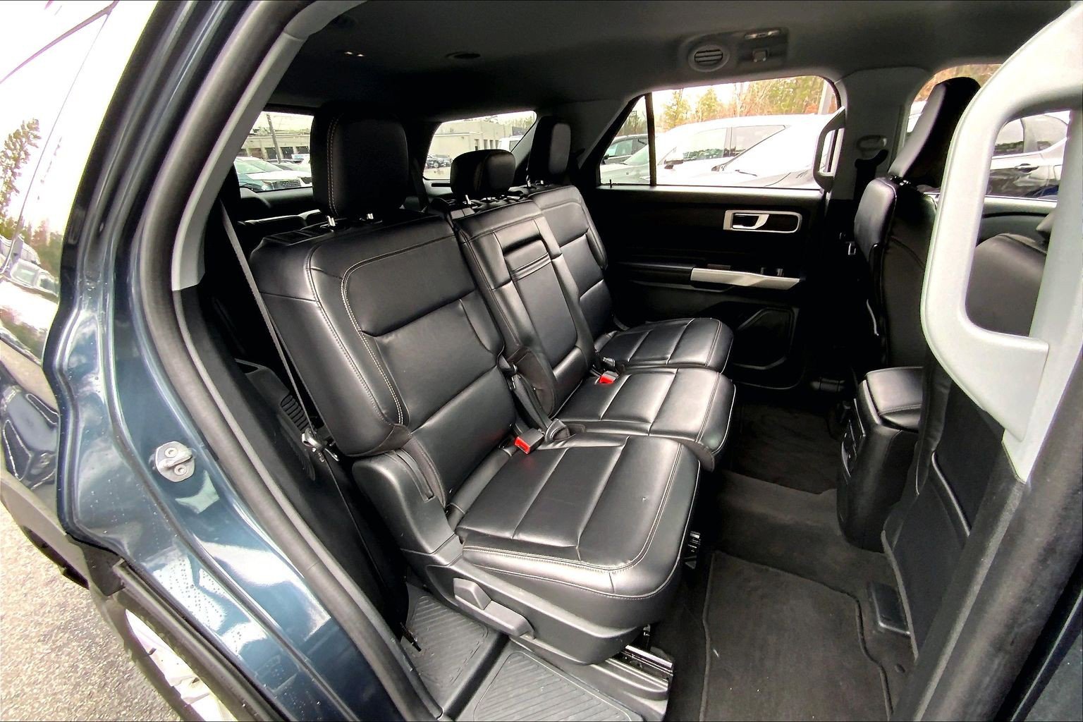 Used 2023 Ford Explorer XLT w/ Equipment Group 202A image 29