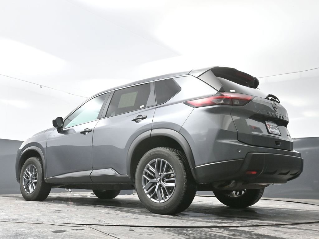 Used 2024 Nissan Rogue S image 52