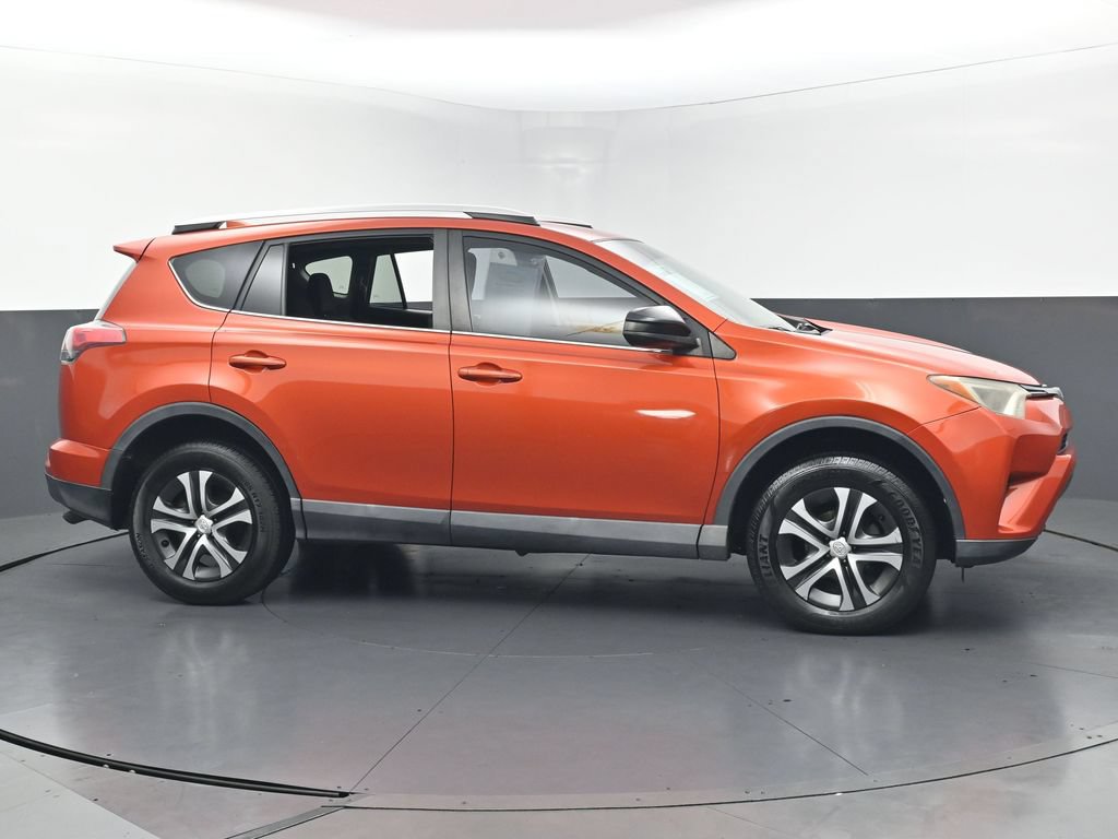 Used 2016 Toyota RAV4 LE AWD/4WD image 7