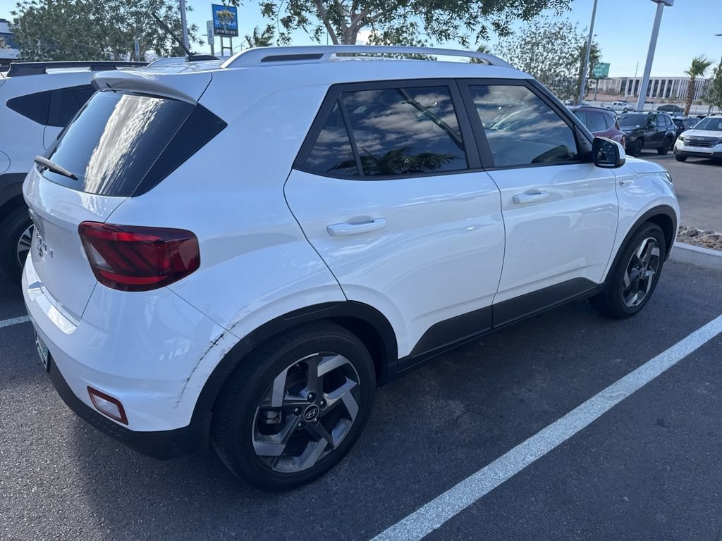 Used 2023 Hyundai Venue SEL FWD image 32