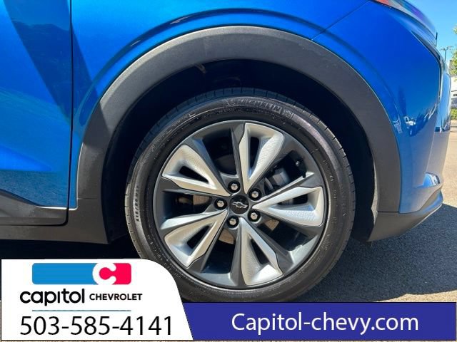 Used 2022 Chevrolet Bolt EUV LT w/ Convenience Package FWD image 12