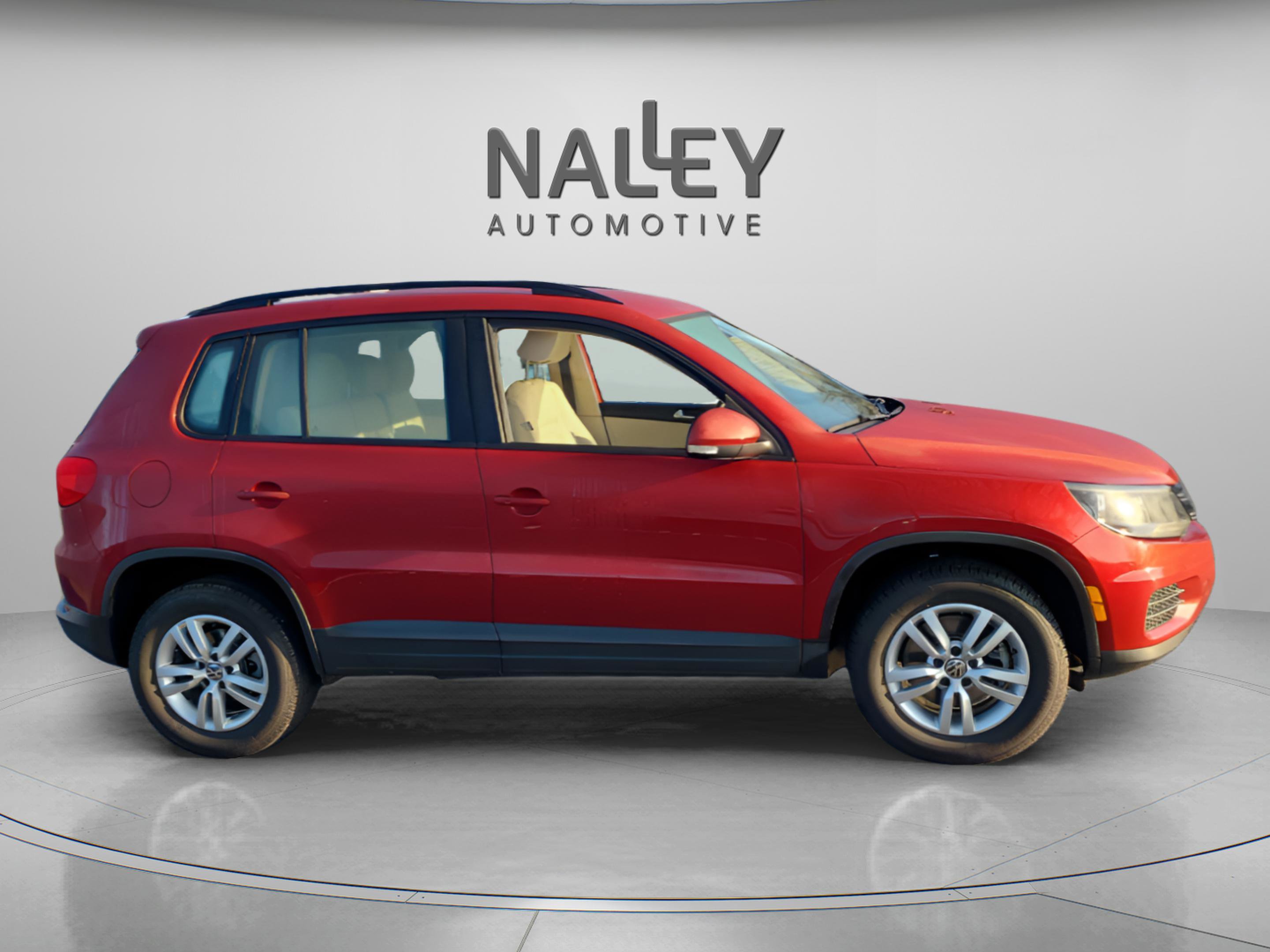 Used 2016 Volkswagen Tiguan S image 6