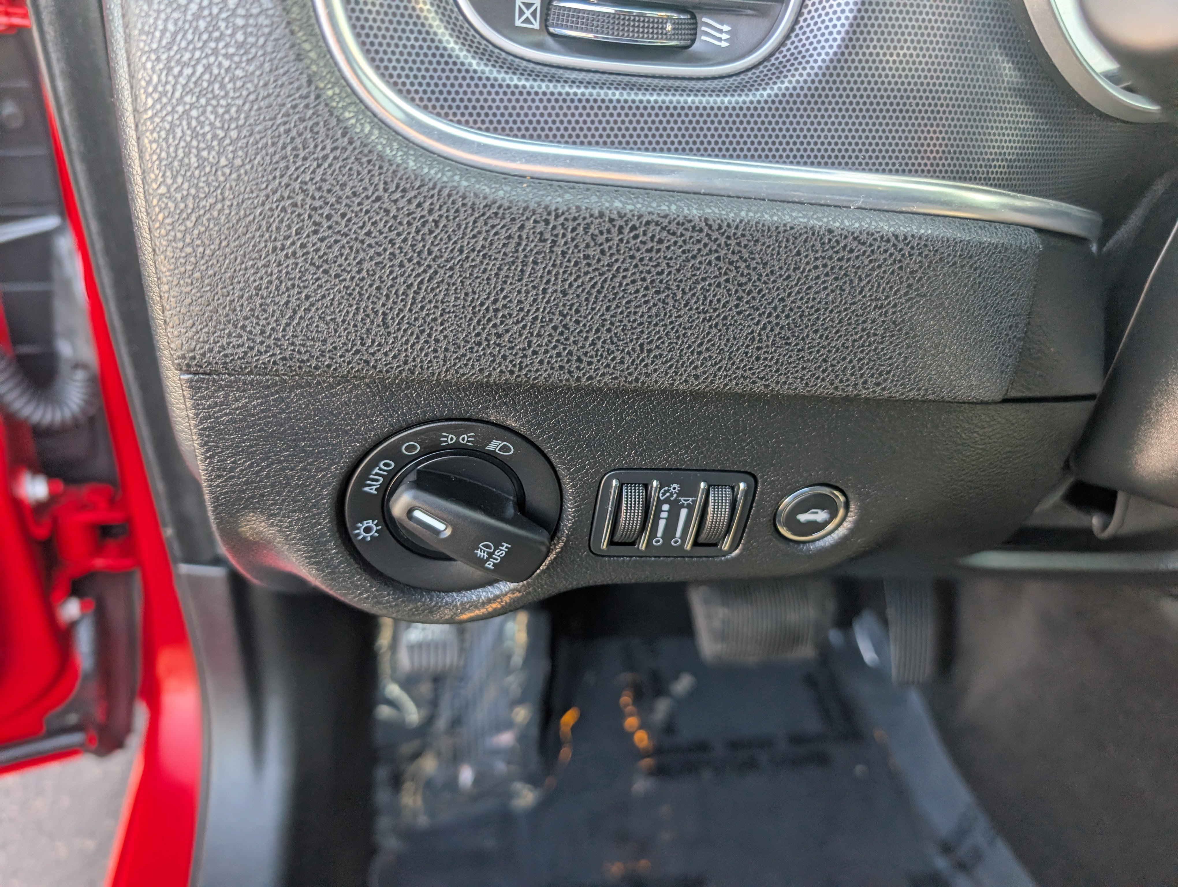 Used 2016 Dodge Charger R/T RWD image 15