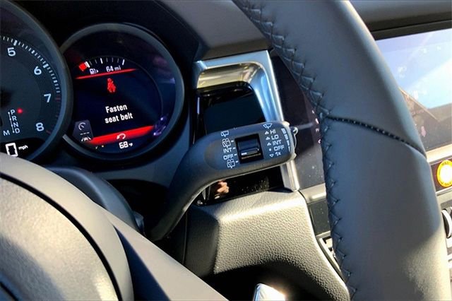 Certified 2026 Porsche Macan AWD/4WD image 35