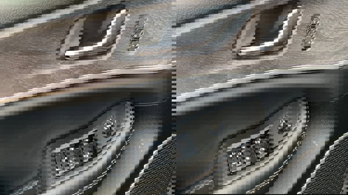 Used 2022 Jeep Grand Cherokee Limited image 21