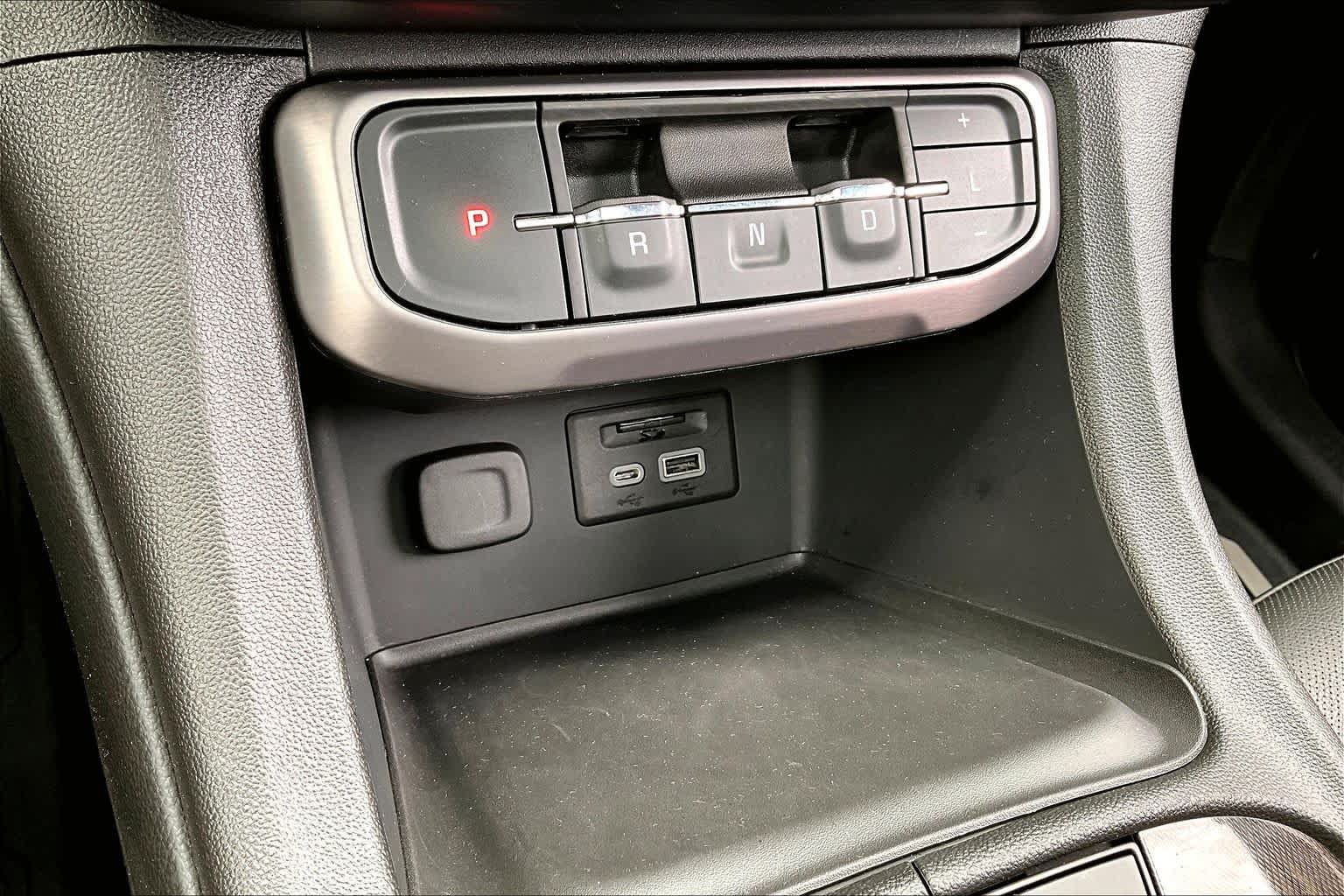 Used 2023 GMC Acadia AT4 w/ Preferred Package AWD/4WD image 34