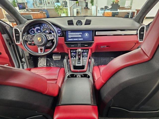 Used 2022 Porsche Cayenne Turbo S AWD/4WD image 9