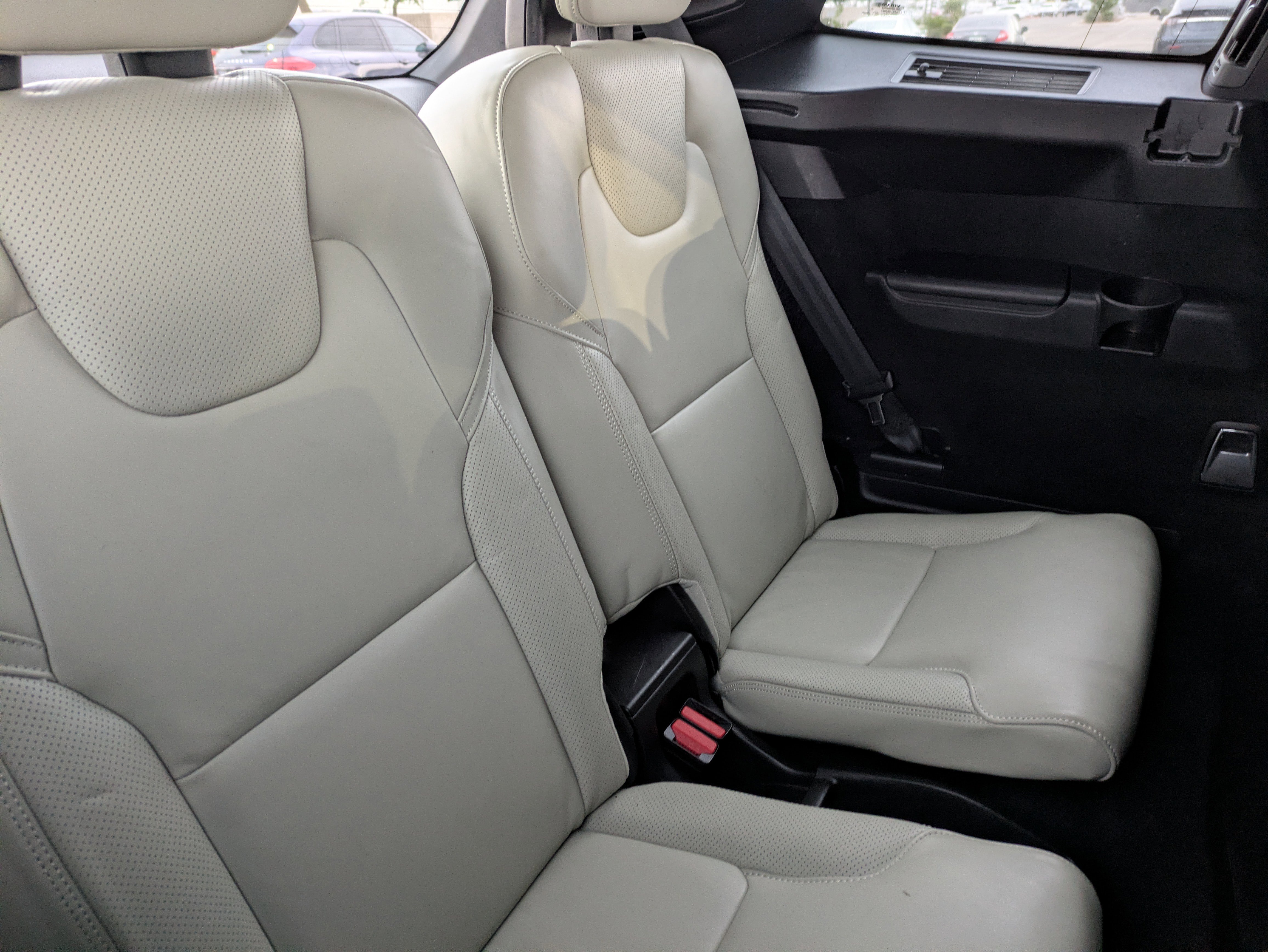 Used 2022 Volvo XC90 T8 R-Design w/ Advanced Package image 15