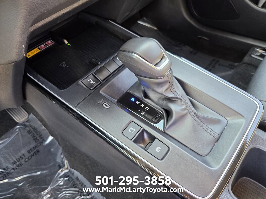 Used 2026 Toyota Corolla Cross XLE FWD image 27