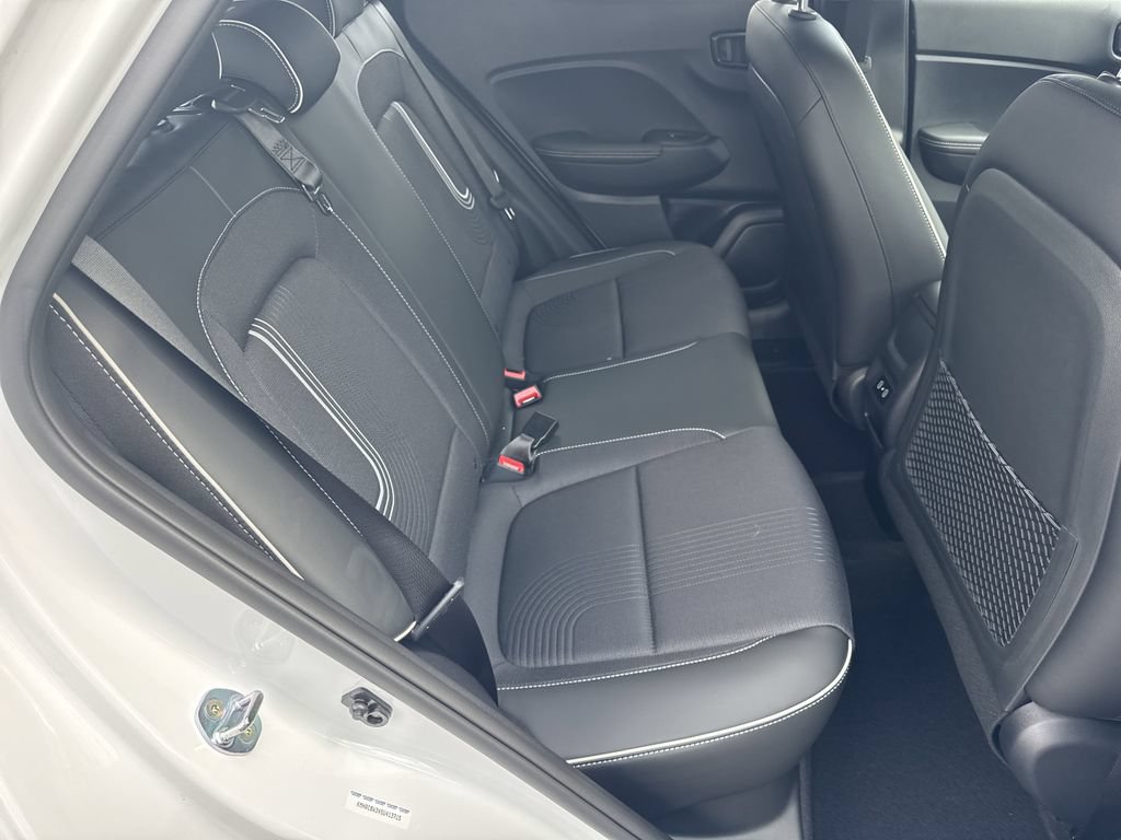 New 2025 Hyundai Venue Limited FWD image 15