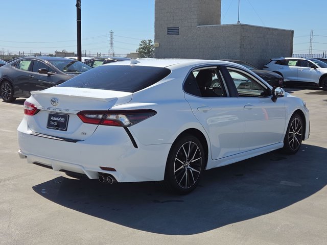 Used 2021 Toyota Camry SE w/ Carpet Mat Package (TMS) FWD image 5