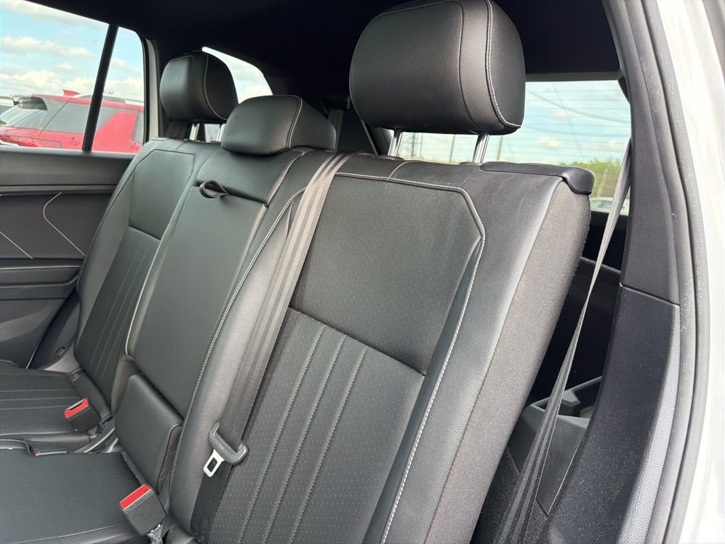 Used 2022 Volkswagen Tiguan SE R-Line image 14