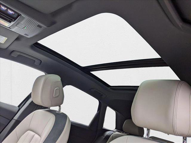 New 2025 Audi Q4 e-tron Prestige image 14