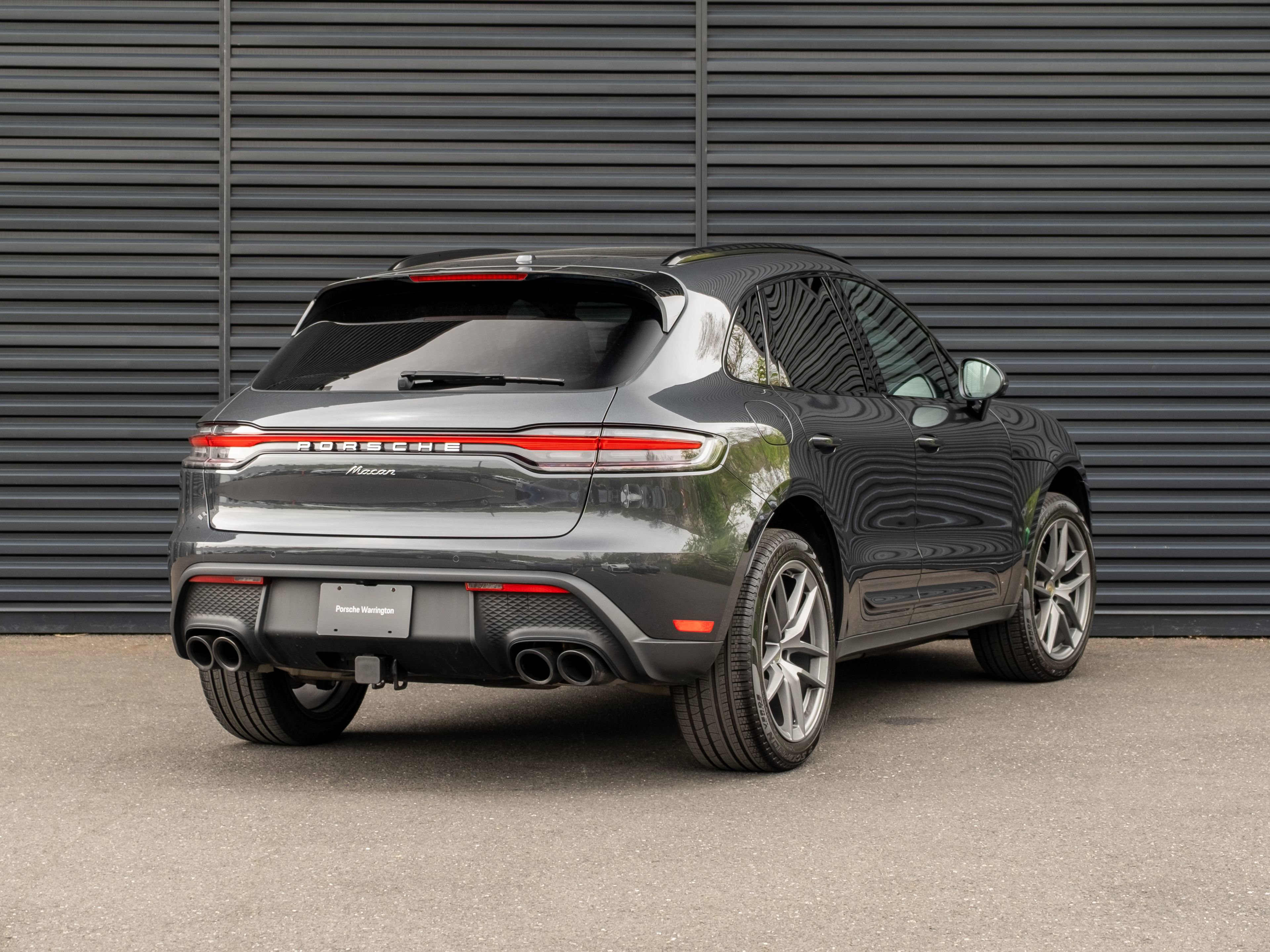 Certified 2026 Porsche Macan AWD/4WD image 8