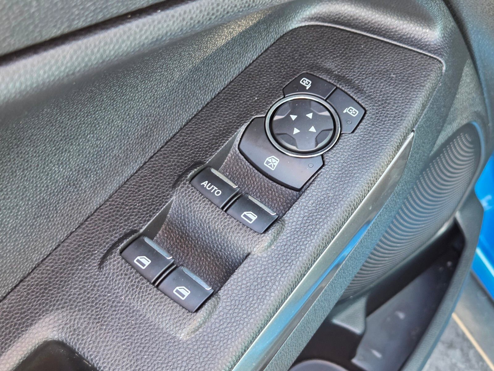 Certified 2019 Ford EcoSport SE w/ SE Convenience Package image 19