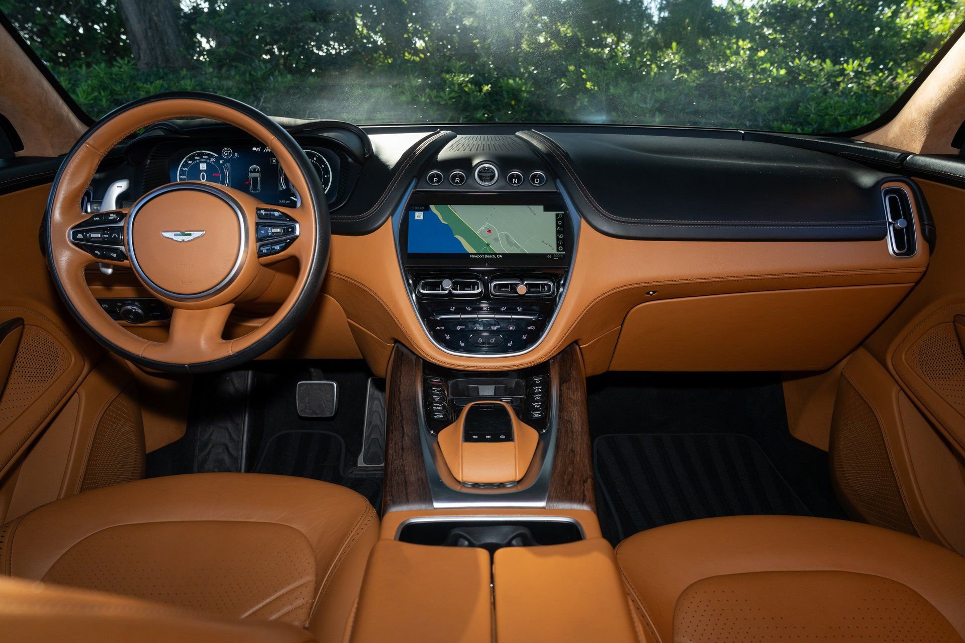 Used 2021 Aston Martin DBX image 19