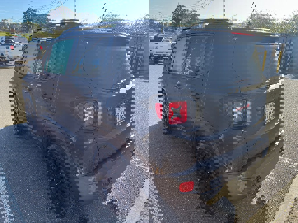 Used 2017 Jeep Renegade Altitude image 5