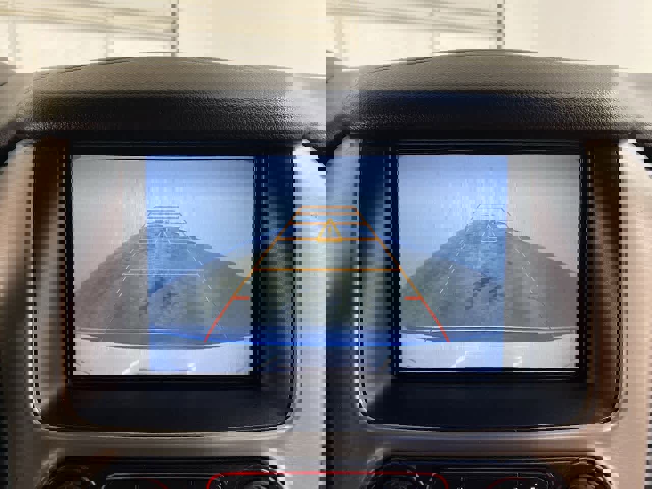 Used 2016 GMC Yukon Denali w/ Open Road Package image 24