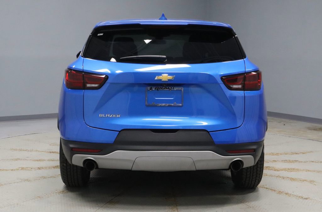 Used 2025 Chevrolet Blazer LT image 9