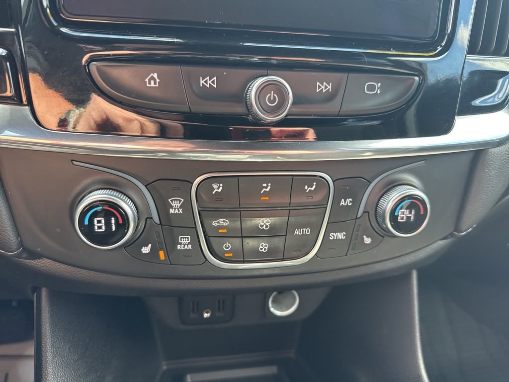 Used 2023 Chevrolet Traverse LT AWD/4WD image 25