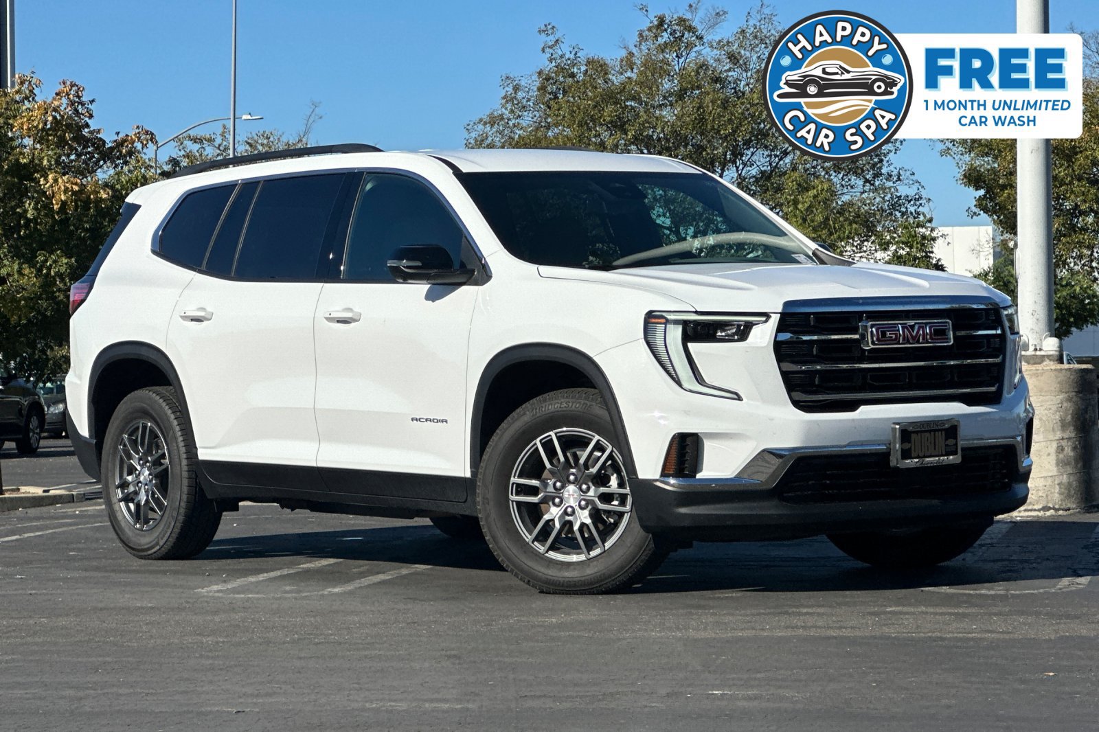 Used 2026 GMC Acadia Elevation FWD image 1