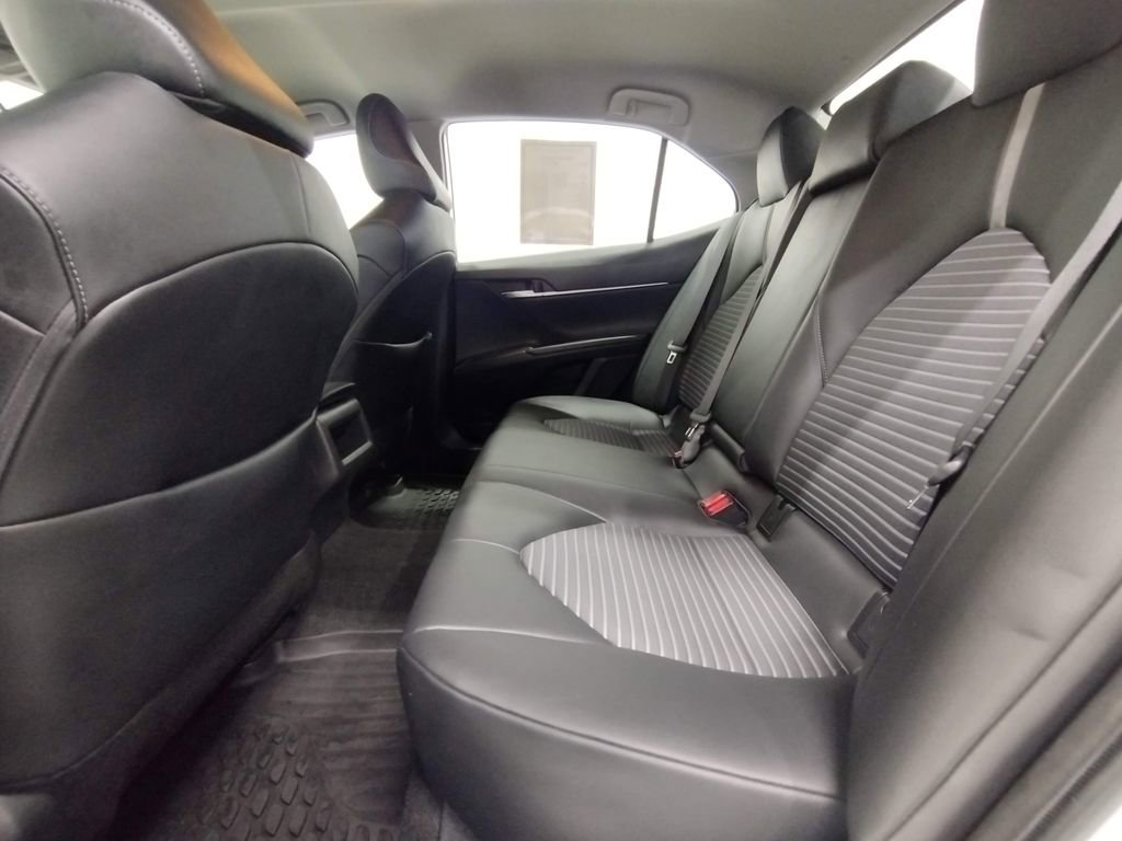 Used 2023 Toyota Camry SE image 33