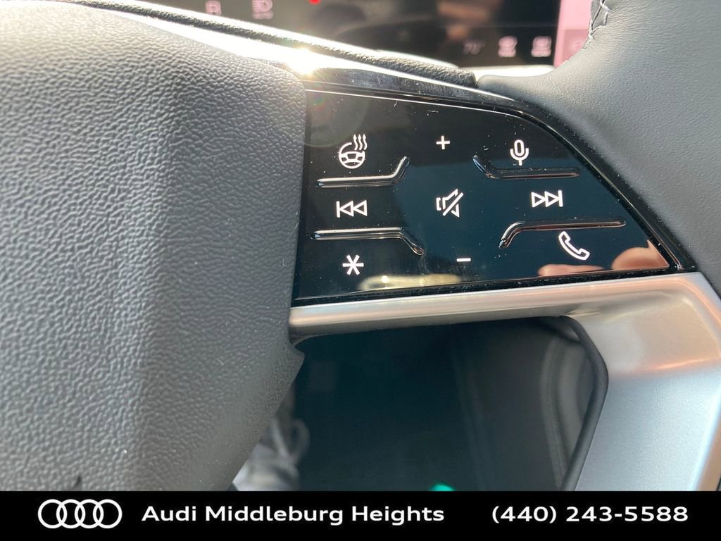 Used 2025 Audi Q5 Premium w/ Convenience Package image 40