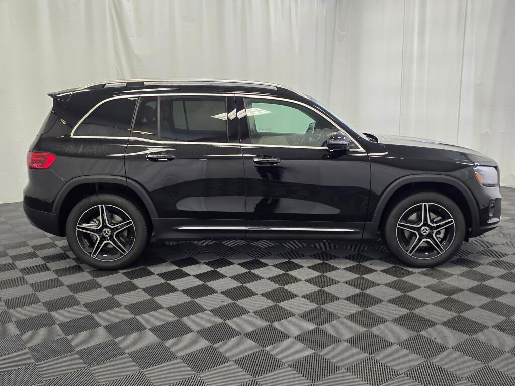 New 2026 Mercedes-Benz GLB 250 4MATIC image 7