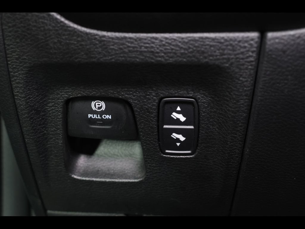 Used 2023 RAM 1500 Big Horn AWD/4WD image 16