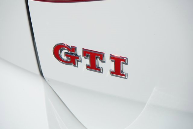 Used 2021 Volkswagen GTI SE image 14