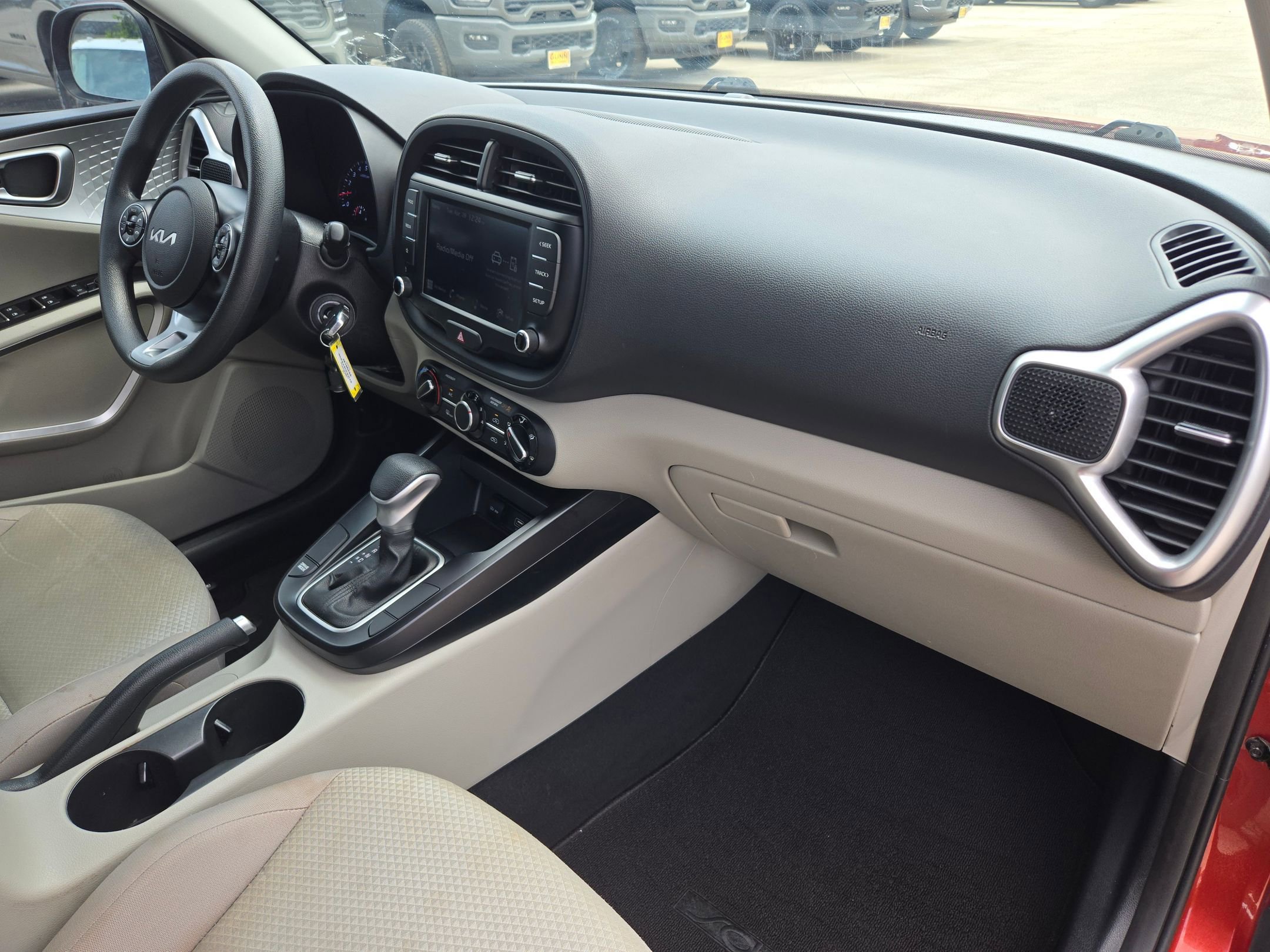 Used 2022 Kia Soul LX FWD image 27