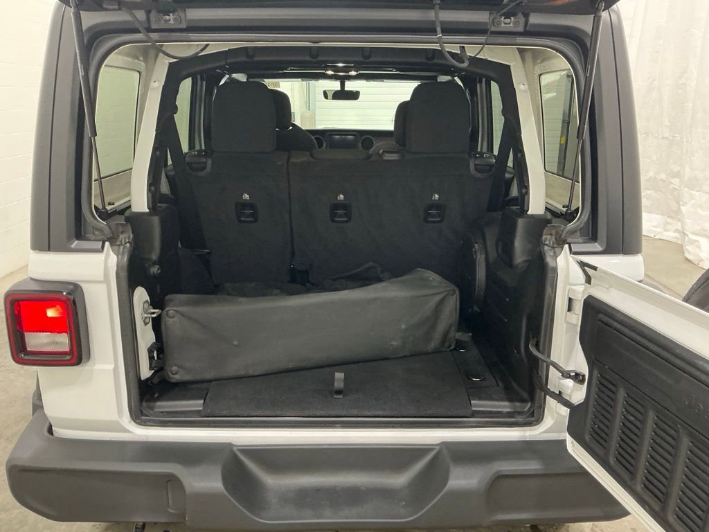 Used 2022 Jeep Wrangler Unlimited Sport image 23