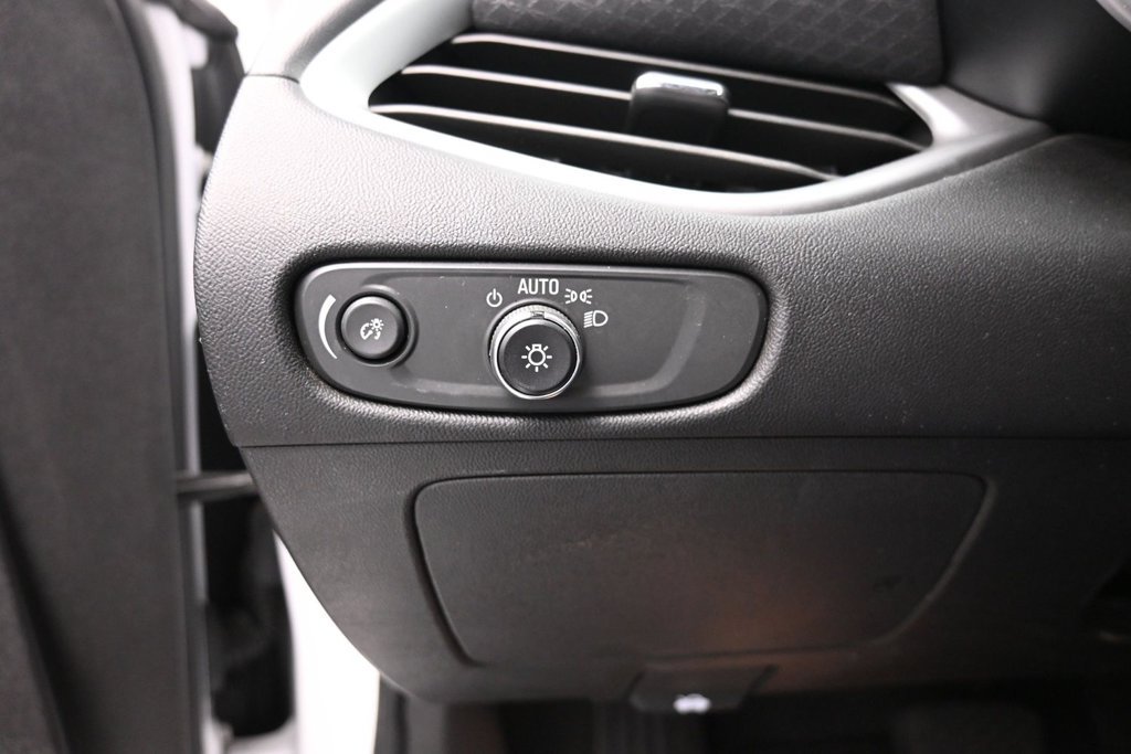 Used 2024 Chevrolet Malibu LT FWD image 16
