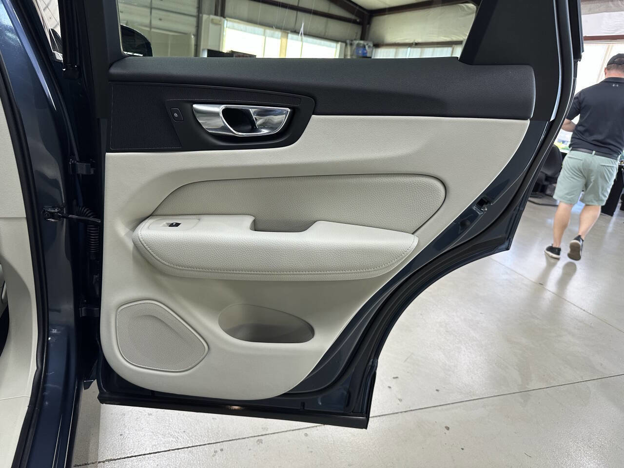 Used 2019 Volvo XC60 T5 Inscription w/ Protection Package Premier image 14