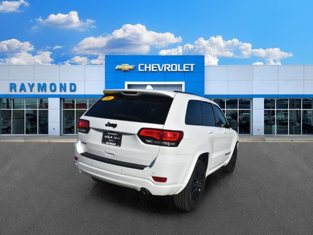 Used 2020 Jeep Grand Cherokee Altitude AWD/4WD image 3