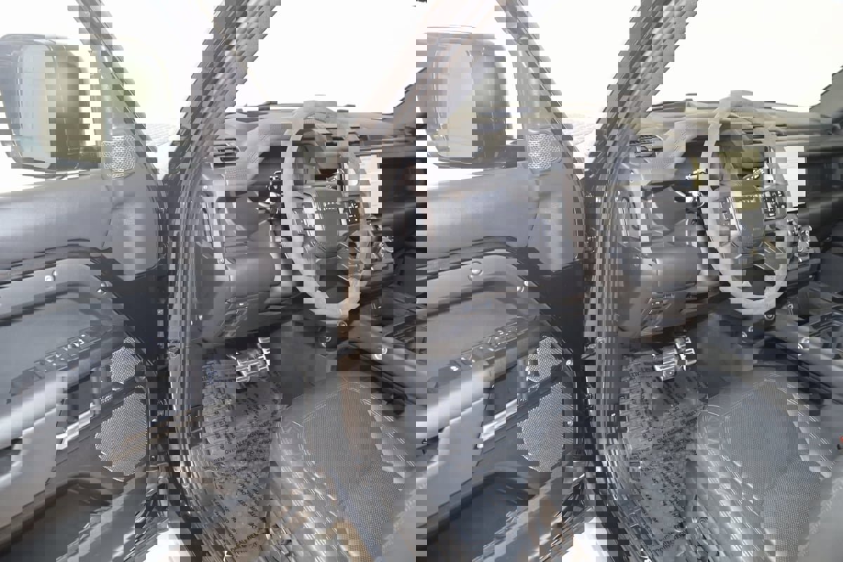 Used 2023 Land Rover Defender 110 V8 image 46