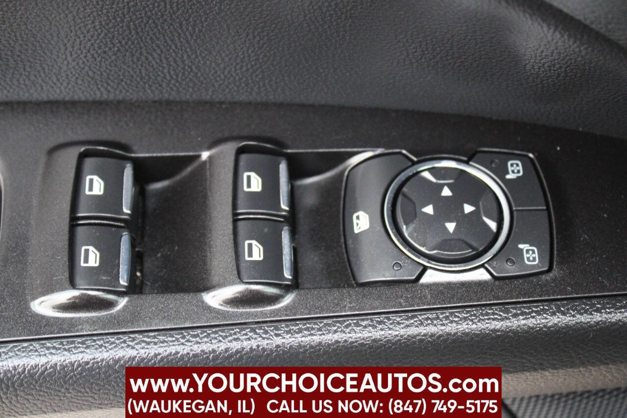 Used 2017 Ford Fusion SE image 32