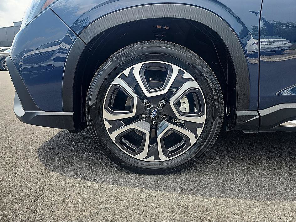 Used 2023 Subaru Ascent Touring AWD/4WD image 10