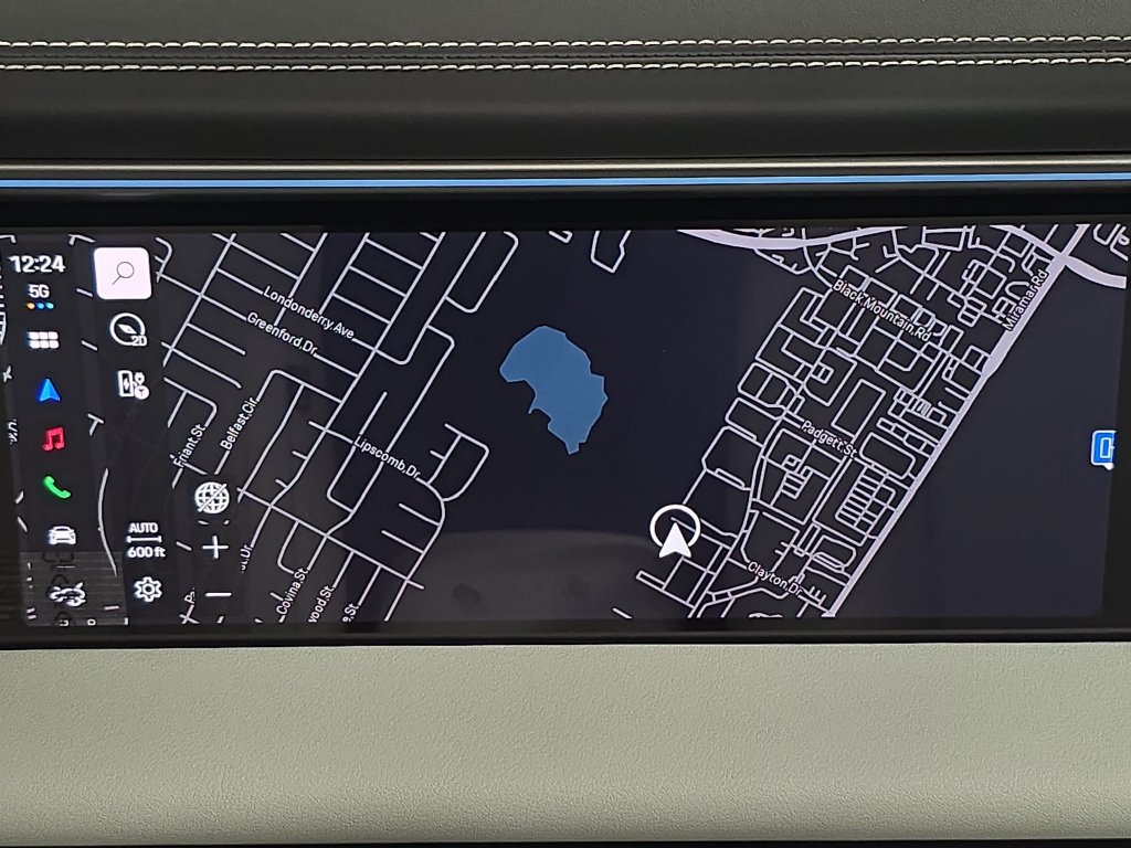 New 2026 Porsche Macan Electric RWD image 18