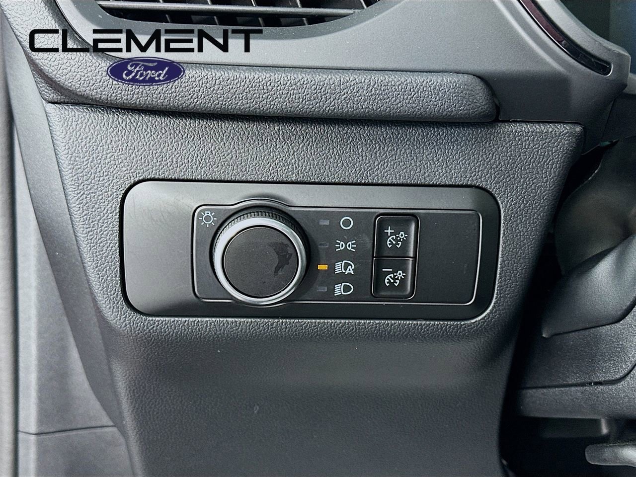 New 2025 Ford Escape ST-Line w/ Cold Weather Package AWD/4WD image 13