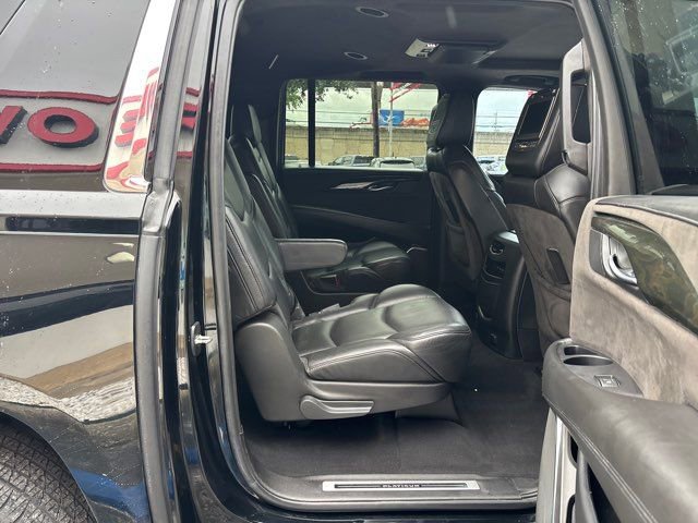 Used 2018 Cadillac Escalade ESV Platinum AWD/4WD image 56