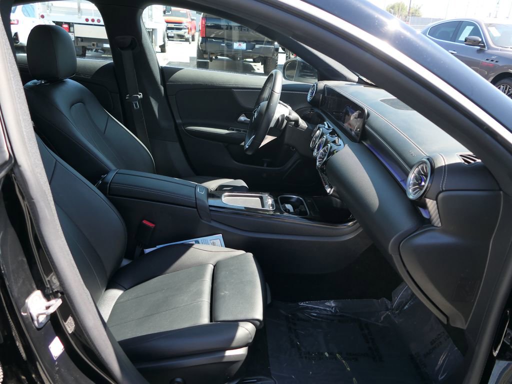 Used 2025 Mercedes-Benz CLA 250 image 28