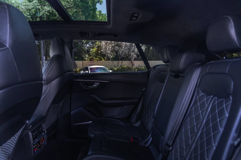 Used 2023 Audi SQ8 Prestige AWD/4WD image 21