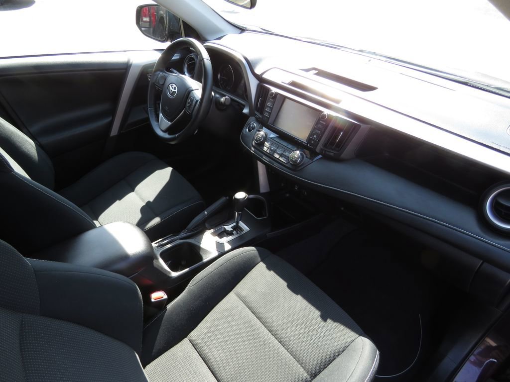 Used 2016 Toyota RAV4 XLE w/ Convenience Package FWD image 14