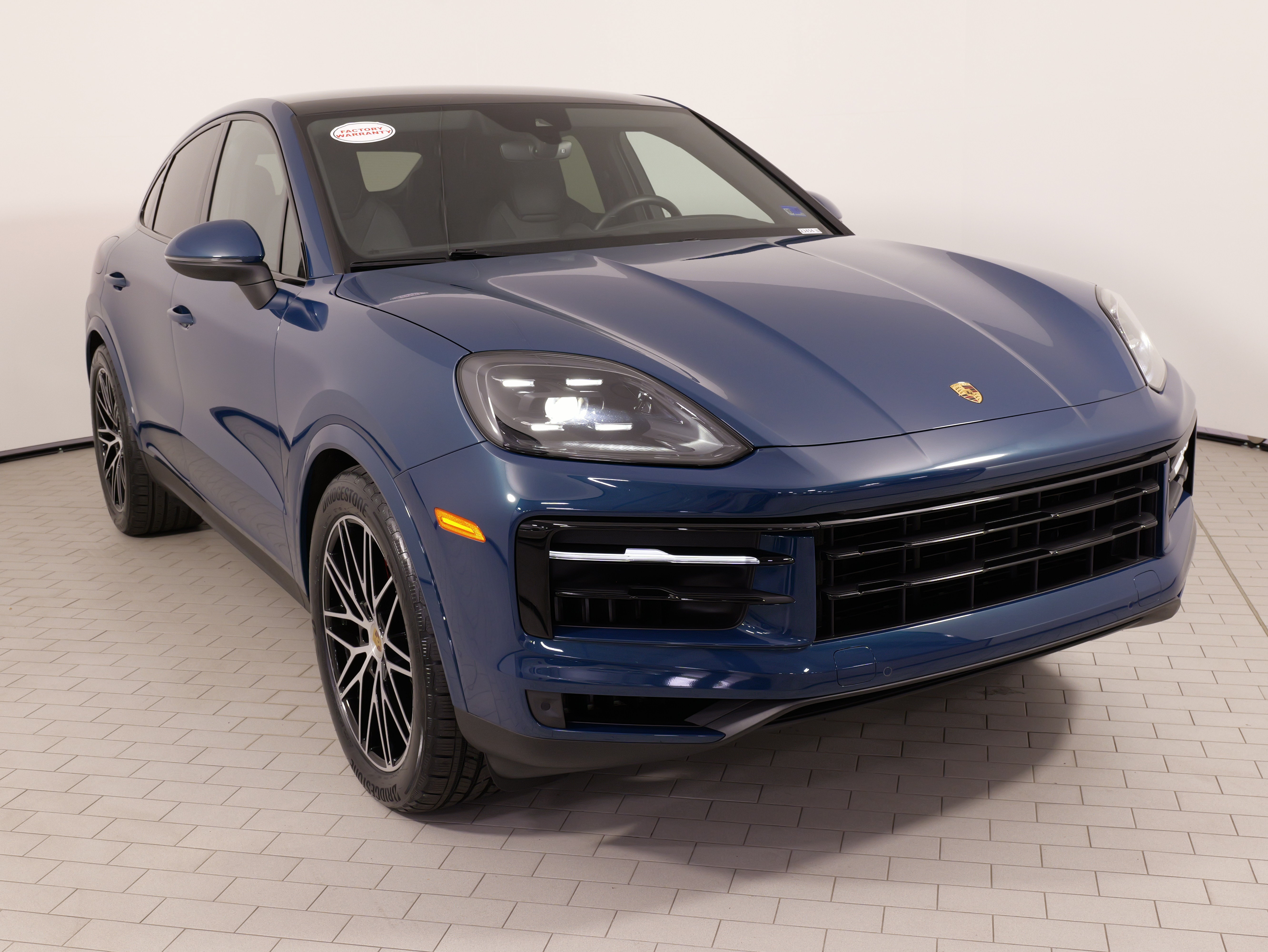 Used 2024 Porsche Cayenne S AWD/4WD image 5