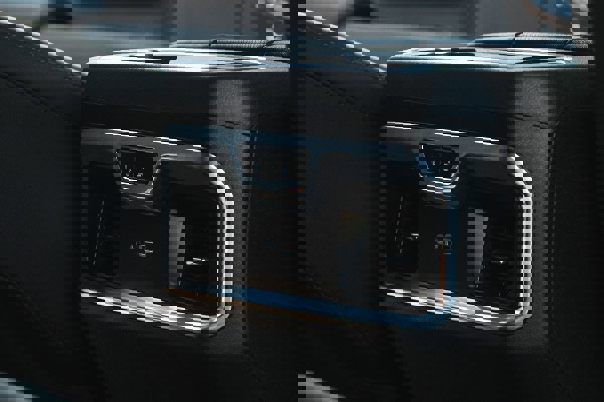 Used 2024 Chevrolet Silverado 2500 LTZ w/ LTZ Convenience Package image 29